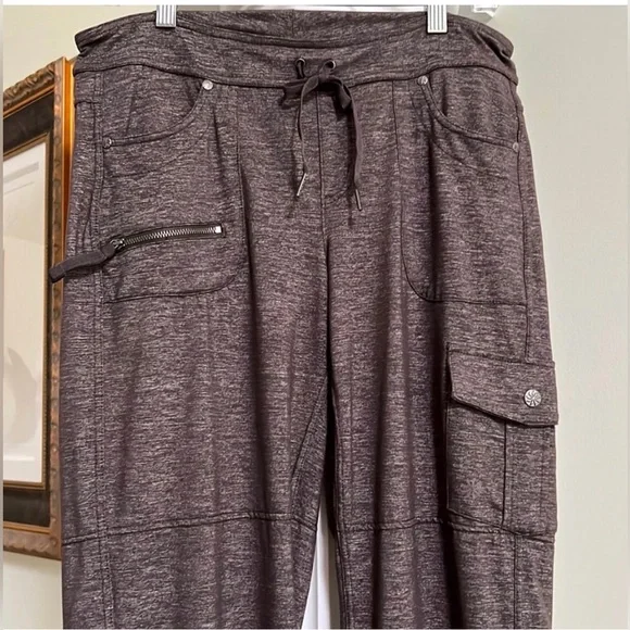 Athleta Cargo Joggers Brown/Burgundy sz M - Picture 2 of 12